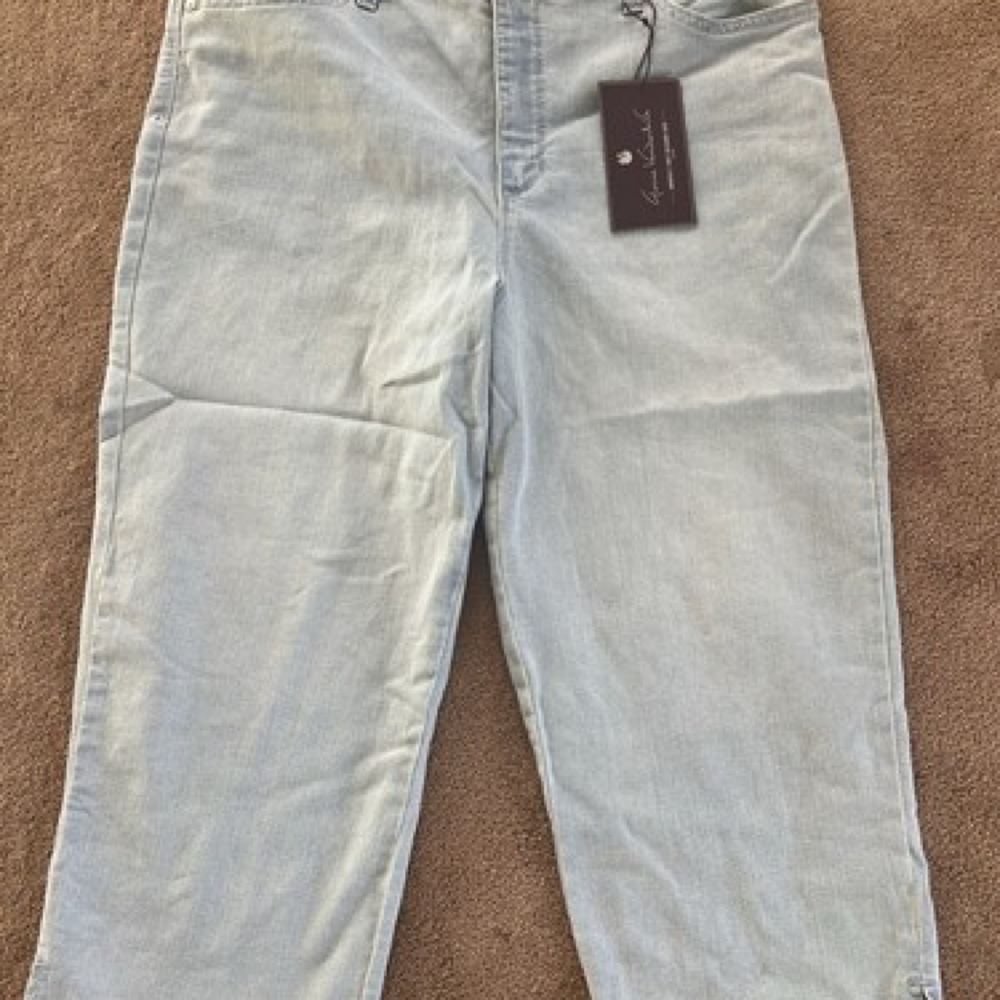 Women’s Capri Size 14